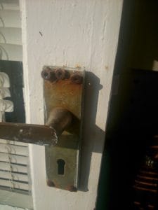 3 - Handles rusted on