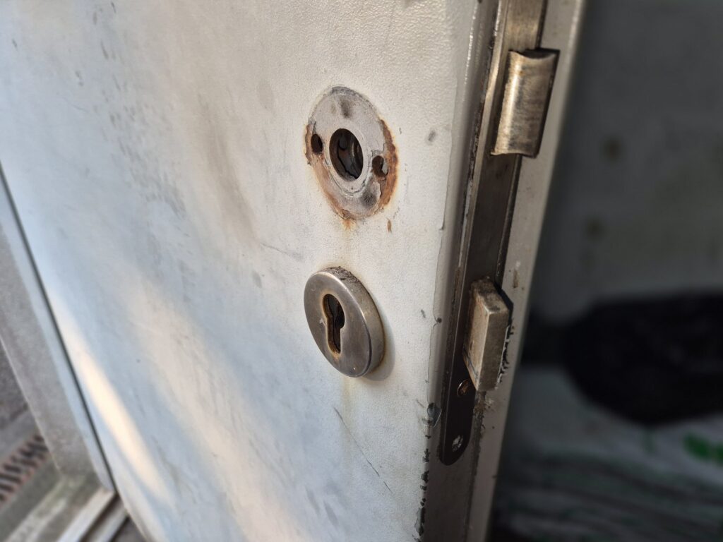 hayle break in repair 2 Handles and cylinder removed destructively – break-in repair at a commercial unit in Hayle, Cornwall