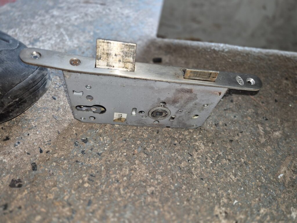 hayle break in repair 5 Damaged euro lockcase – break-in repair at a commercial unit in Hayle, Cornwall