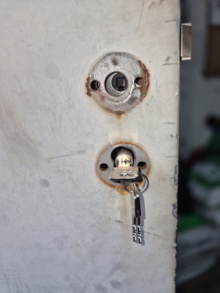 hayle break in repair 7 Temporary euro cylinder fitted – break-in repair at a commercial unit in Hayle, Cornwall