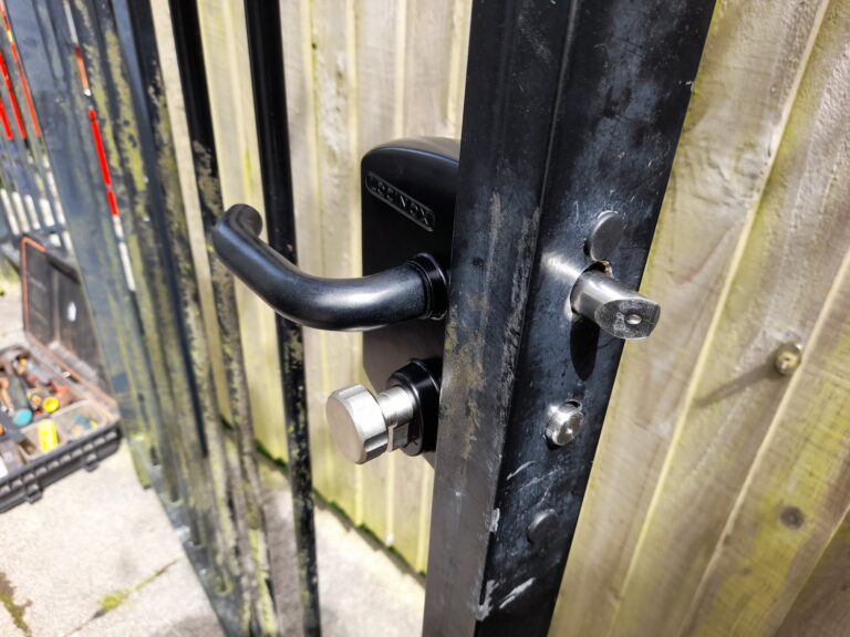 redruth gate lock 5 Gate lock repair Cornwall – new lever-handle lock and euro cylinder fitted to the gate in Redruth